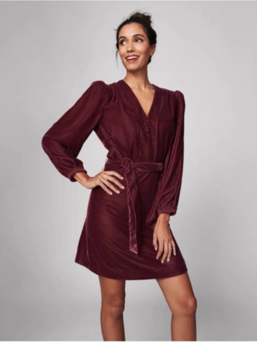 UNTUCKit "Mickie" Belted Velvet Dress in Burgundy / Red Wine, Medium
